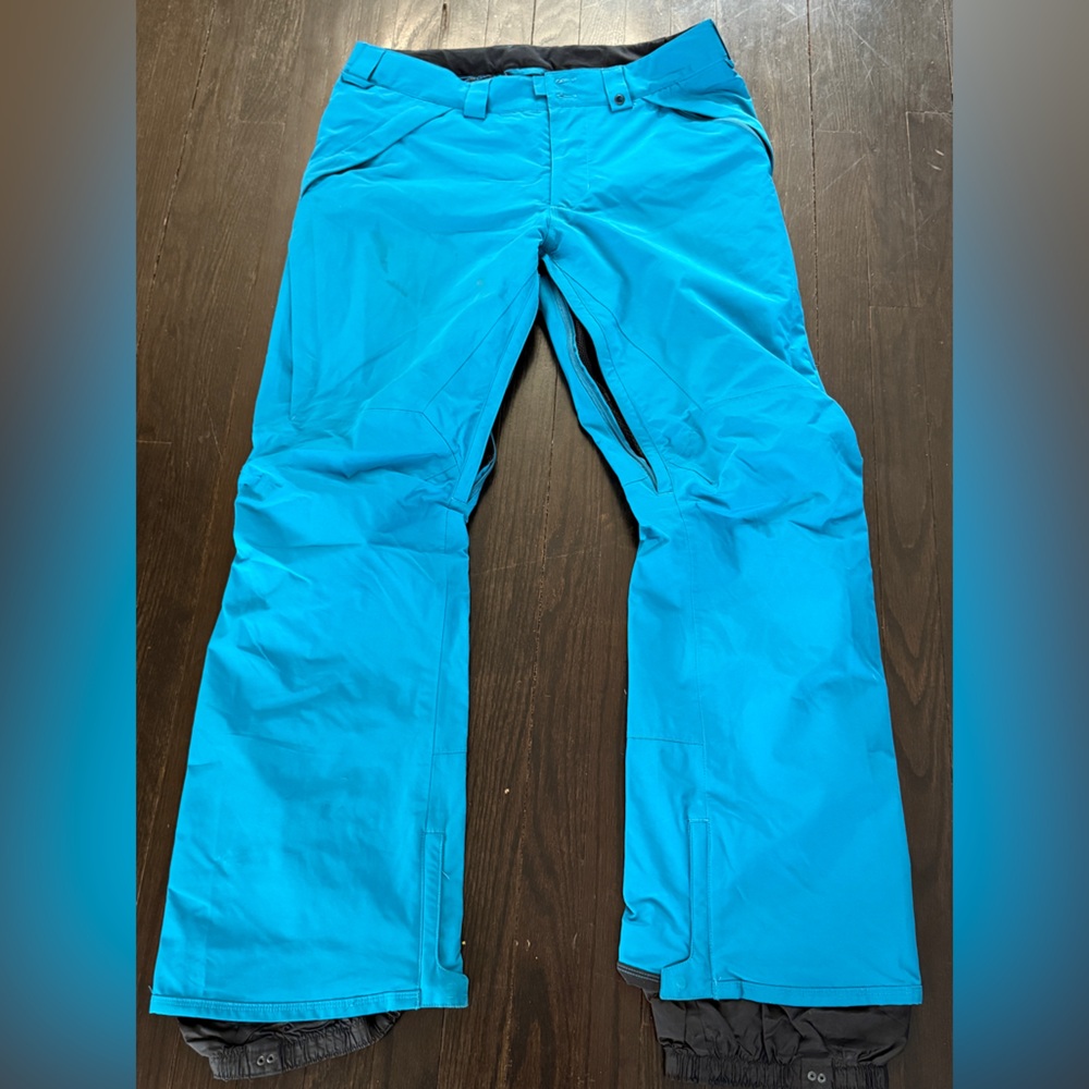Burton snowboard pants man 
Used great condition